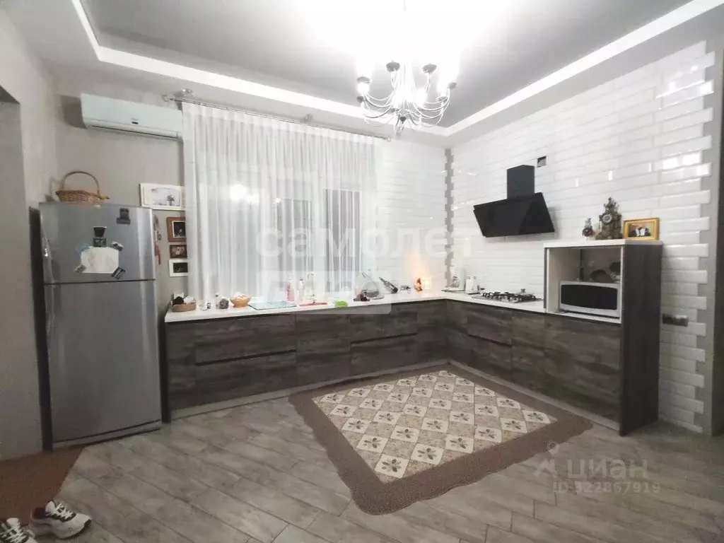 Дом в Краснодарский край, Динская ст-ца ул. Ульянова (202 м) - Фото 1