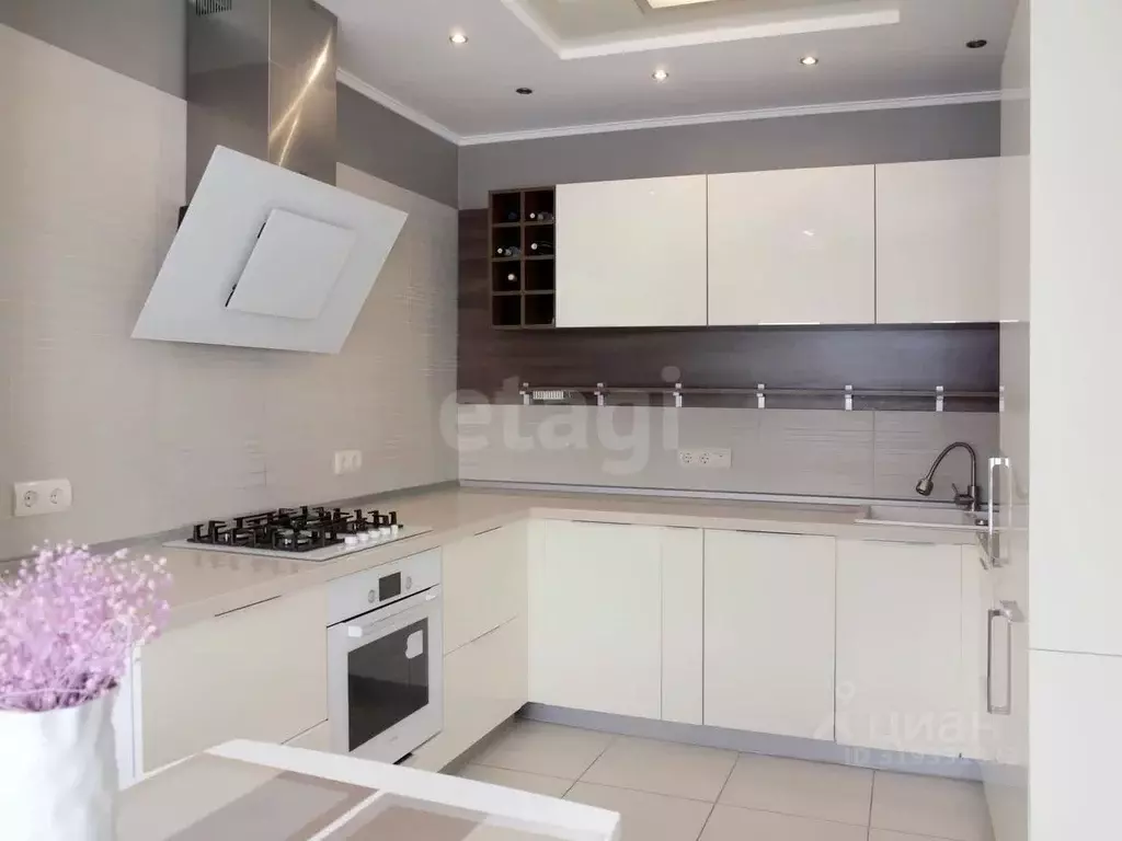 3-к кв. Ярославская область, Ярославль ул. Труфанова, 28а (96.9 м) - Фото 1