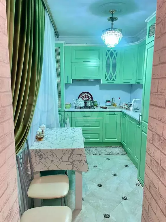 2-к. квартира, 55 м, 7/9 эт. - Фото 0