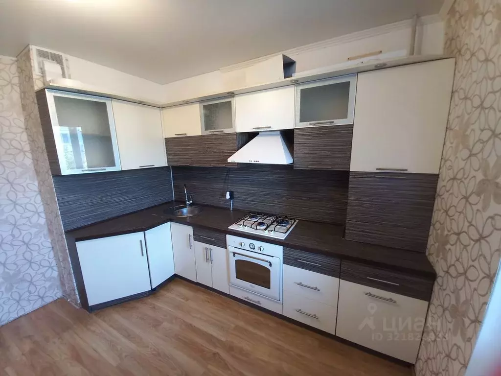 2-к кв. Смоленская область, Смоленск ул. Петра Алексеева, 19 (58.0 м) - Фото 0