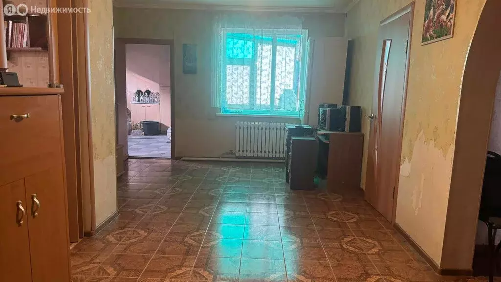 Дом в Новокубанский район, Садовая улица, 6 (150 м) - Фото 1