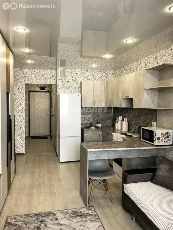 Квартира-студия: Киров, улица Анжелия Михеева, 16 (28.5 м) - Фото 1