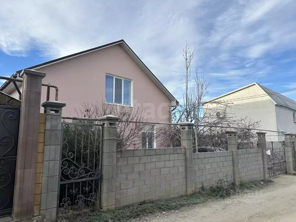 Дом в Крым, Симферопольский район, Перовское с/пос, Ветеран ... - Фото 1