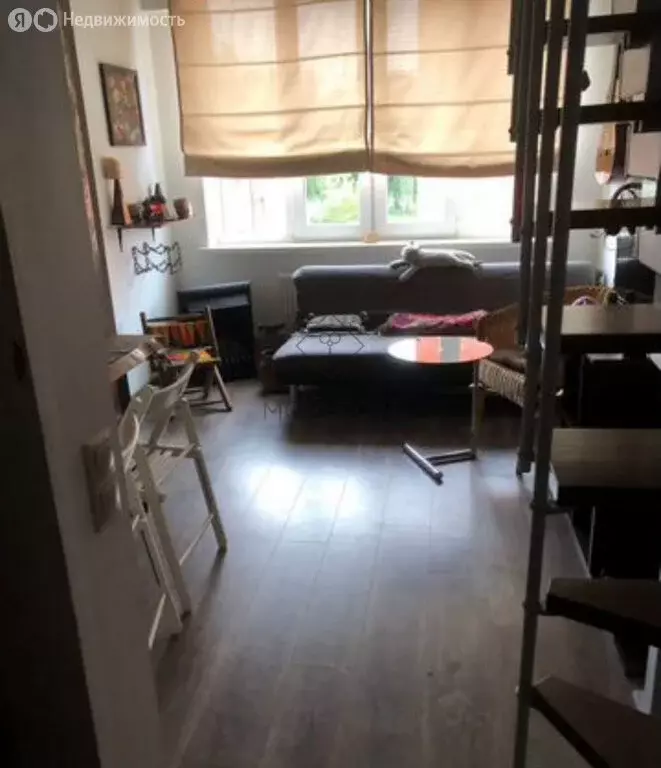 Квартира-студия: Октябрьский, улица Калинина, 1А (56 м) - Фото 1