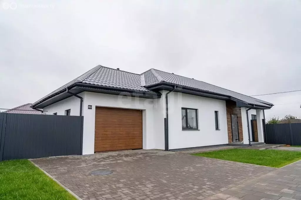 Дом в село Подстепки, Больничный проезд (152 м) - Фото 1