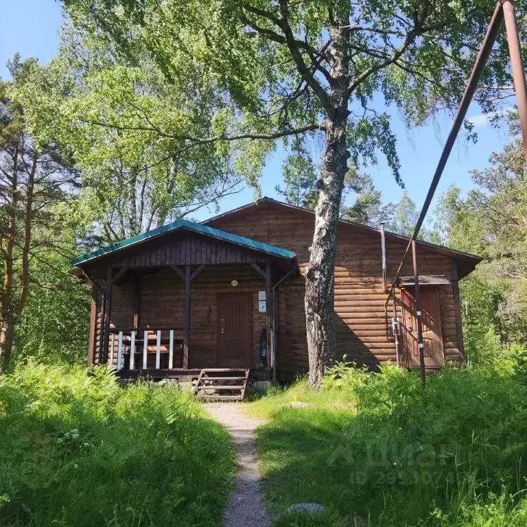 Дом в Ленинградская область, Выборгский район, Каменногорское ... - Фото 1