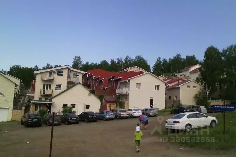 Дом в Башкортостан, Абзелиловский район, д. Зеленая Поляна Курортная ... - Фото 1