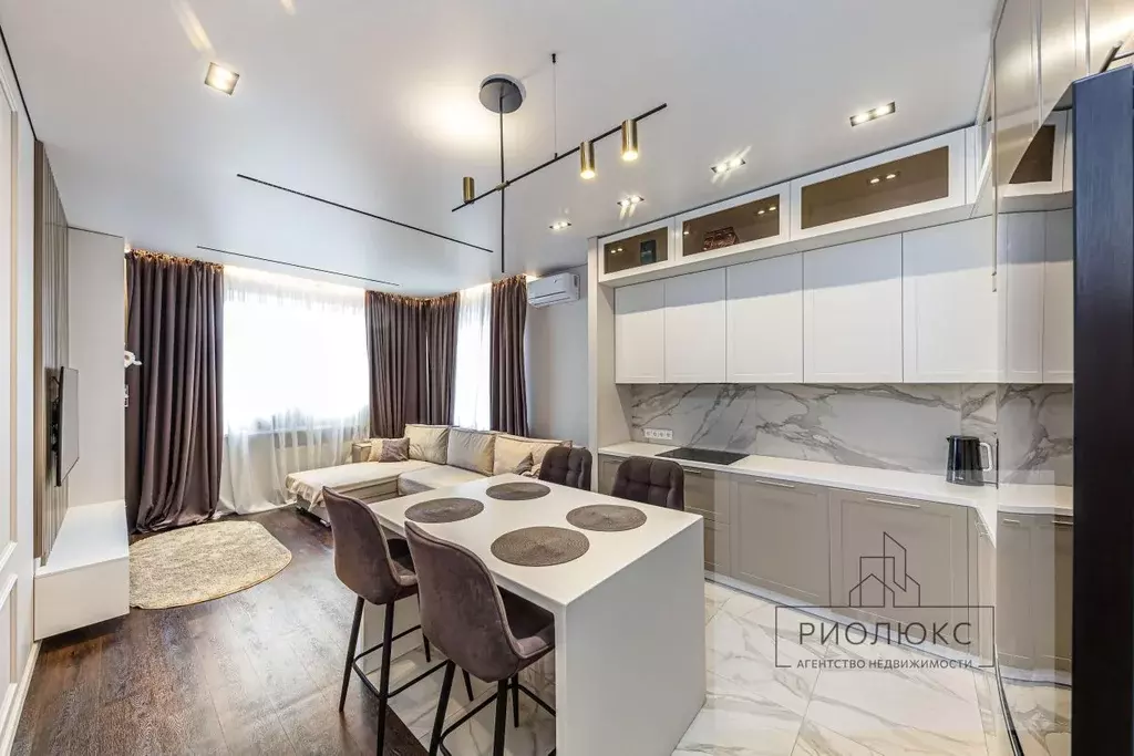 2-к кв. Челябинская область, Челябинск ул. Свободы, 93 (78.8 м) - Фото 1