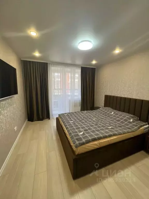 2-к кв. Татарстан, Казань ул. Зур Урам, 1 (60.0 м) - Фото 1