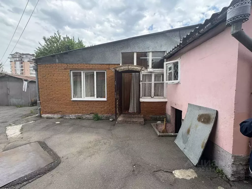 Дом в Северная Осетия, Владикавказ просп. Коста, 118 (100 м) - Фото 0