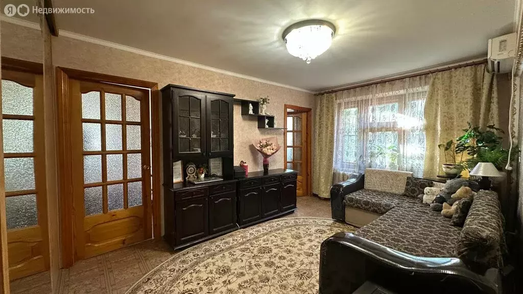 4-комнатная квартира: Астрахань, Красноармейская улица, 27 (58 м) - Фото 1