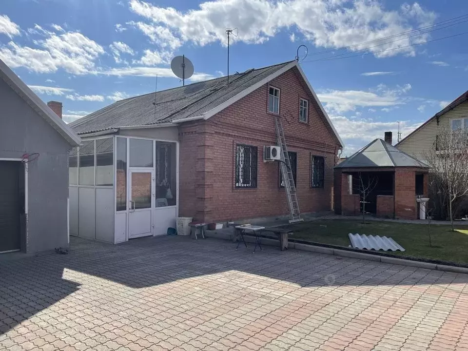 Дом в Красноярский край, Емельяново городское поселение, Емельяново ... - Фото 1