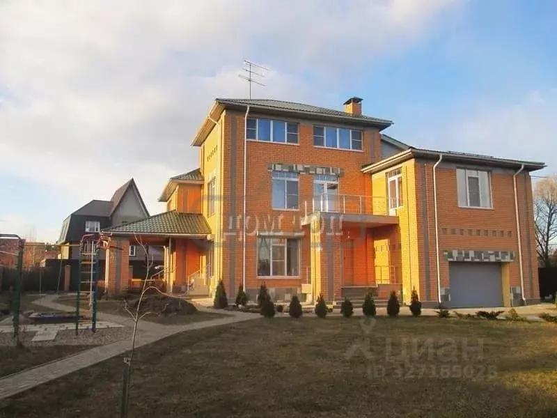 Дом в Москва Кокошкино дп,  (500 м) - Фото 1