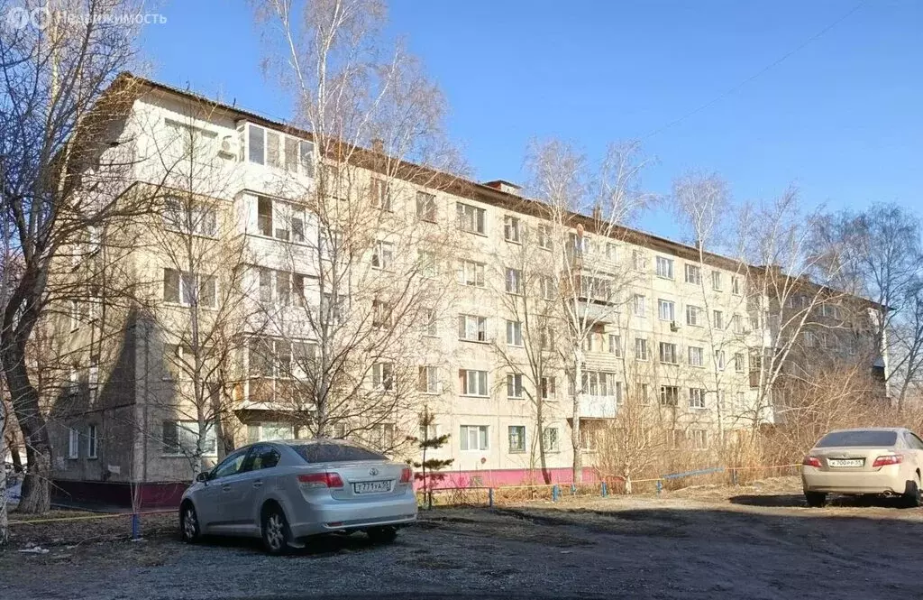 3-комнатная квартира: Омск, улица Малиновского, 8А (49 м) - Фото 1