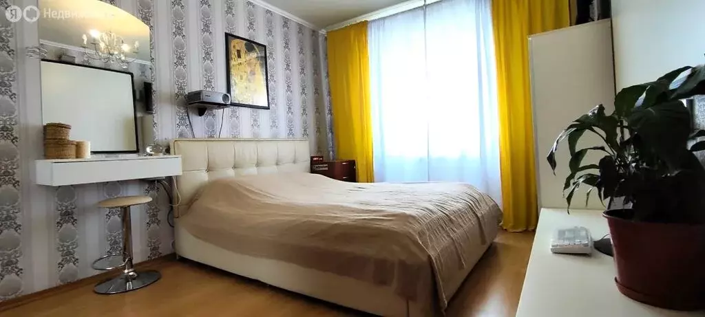 3-комнатная квартира: Гатчина, улица Авиатриссы Зверевой, 11 (72 м) - Фото 0