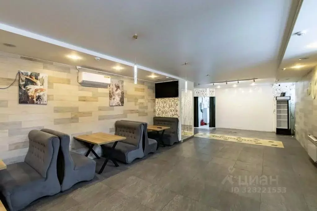 Помещение свободного назначения в Тюменская область, Тюмень ул. ... - Фото 1