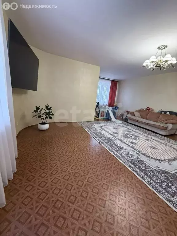 4-комнатная квартира: Альметьевск, улица 8 Марта, 12А (121 м) - Фото 2