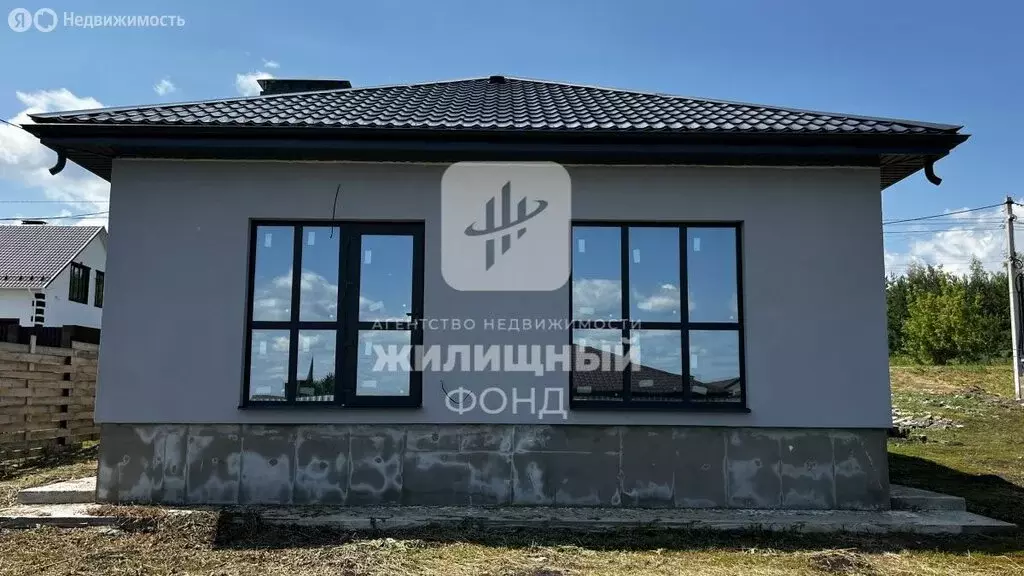Дом в село Усть-Курдюм, улица Мусы Джалиля (100 м) - Фото 0