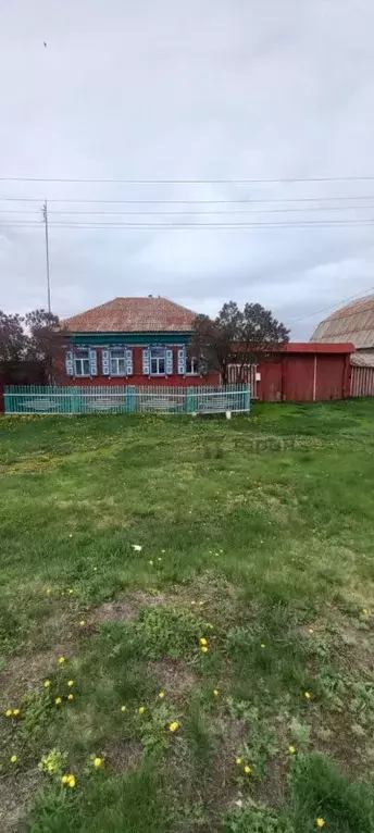 Дом в Челябинская область, Троицкий муниципальный округ, с. Карсы ул. ... - Фото 0