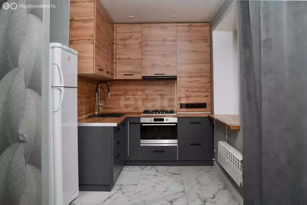 3-комнатная квартира: Пермь, Сахалинская улица, 3 (57.8 м) - Фото 0