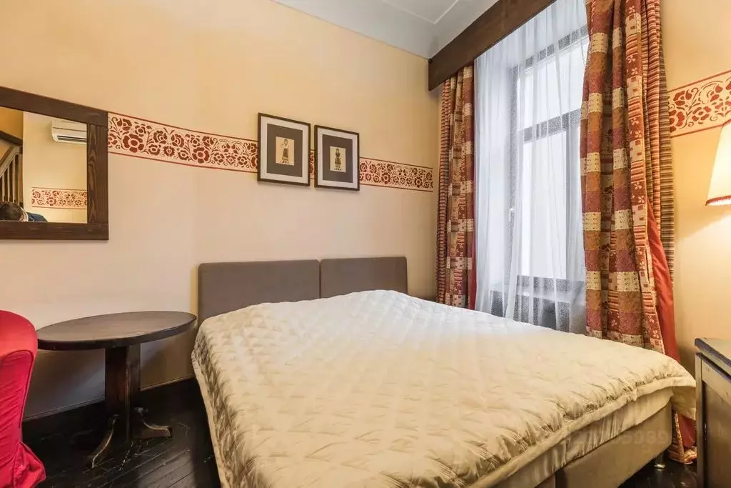 Комната Санкт-Петербург Караванная ул., 2 - Фото 1