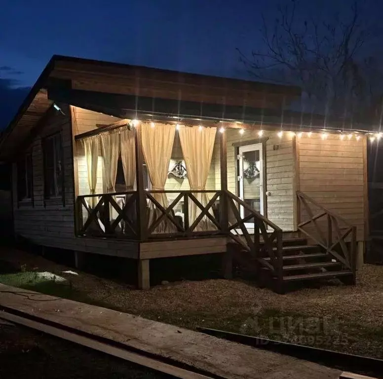 Дом в Краснодарский край, Тимашевский район, Медведовское с/пос, ... - Фото 1