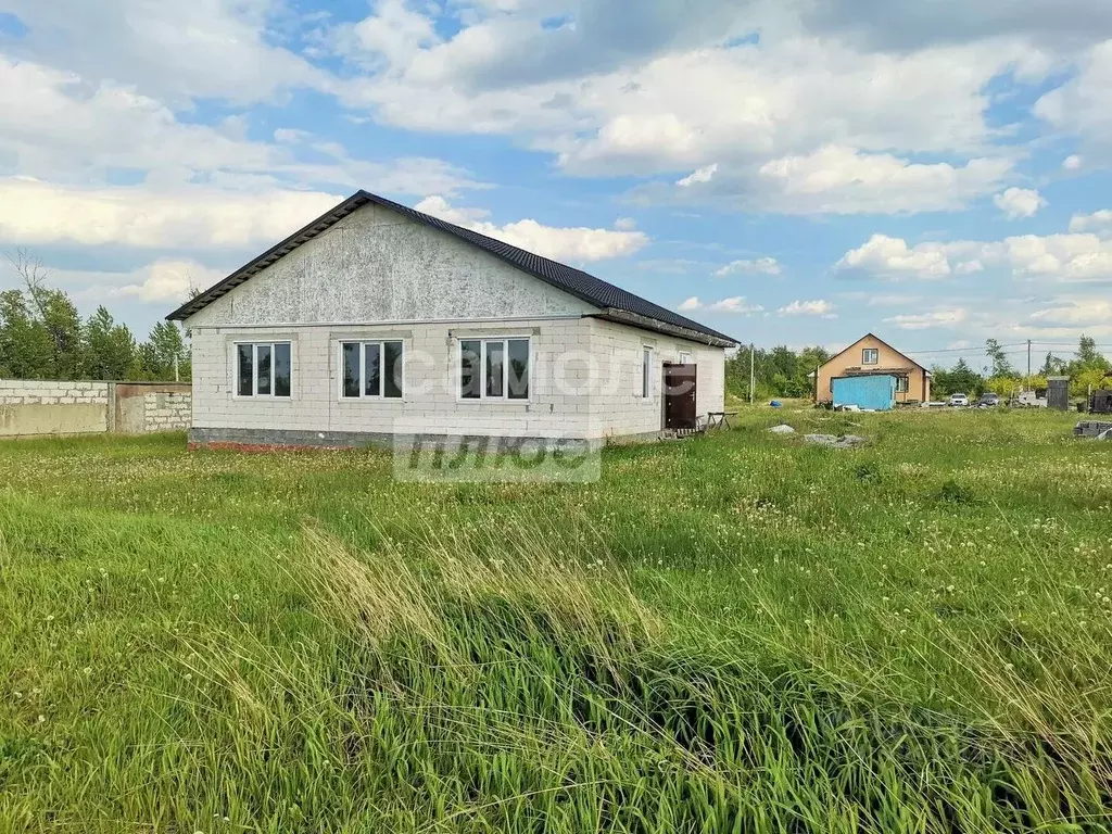 Дом в Белгородская область, Старооскольский городской округ, с. ... - Фото 0