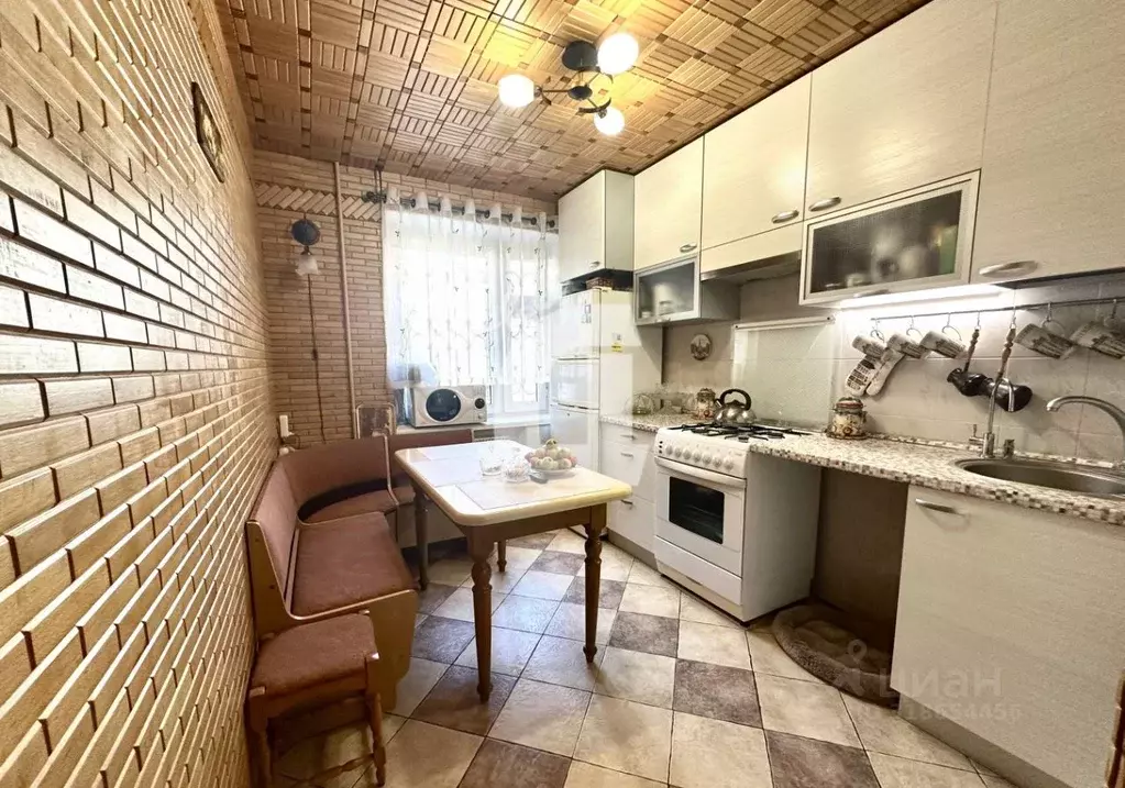 4-к кв. Краснодарский край, Краснодар ул. Имени Тургенева, 181 (83.0 ... - Фото 0