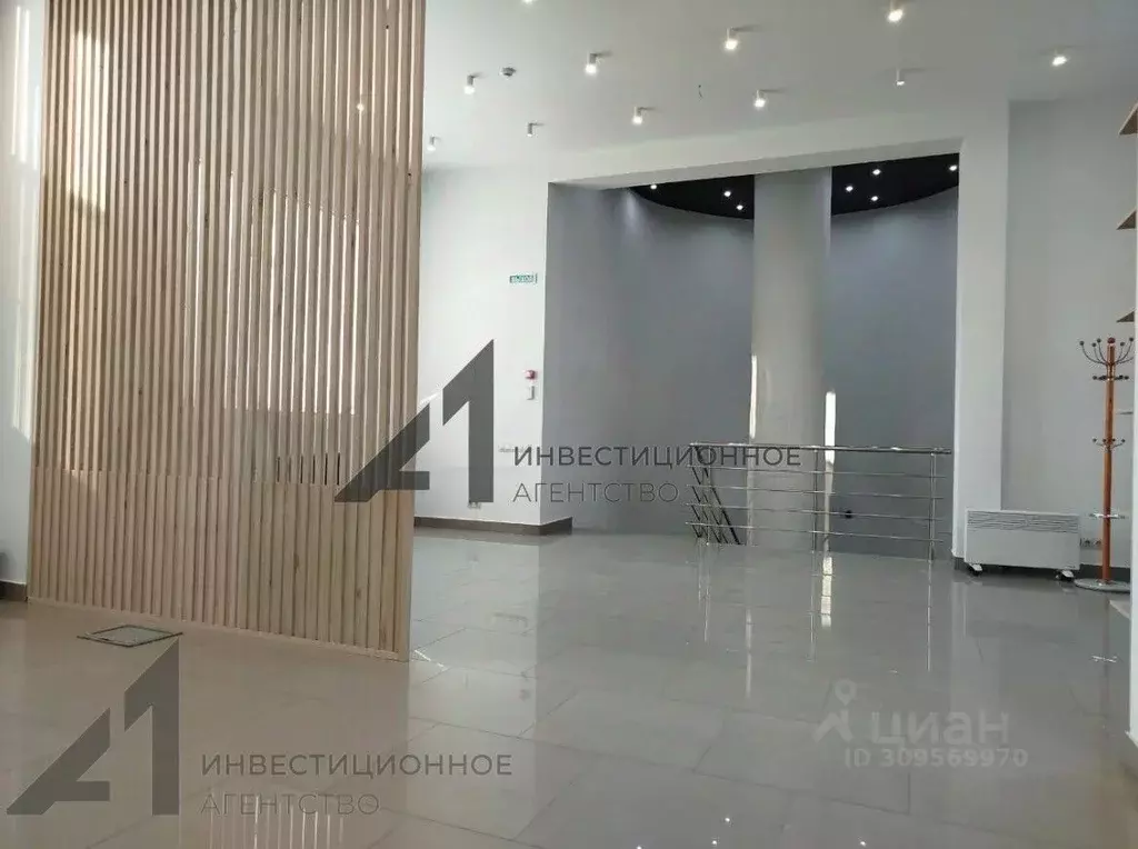 Помещение свободного назначения в Тюменская область, Тюмень ул. ... - Фото 1