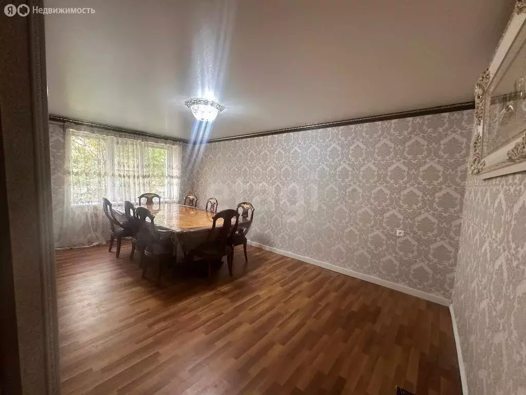 4-комнатная квартира: Назрань, проспект Идриса Базоркина, 10 (76 м) - Фото 1