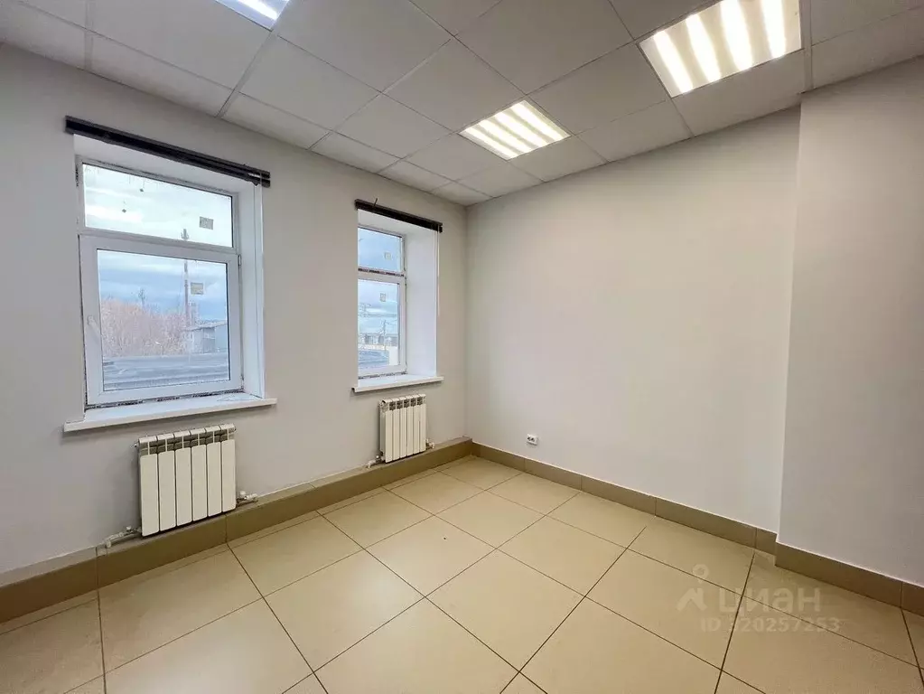 Офис в Татарстан, Казань ул. Ирек, 1к4 (12 м) - Фото 1