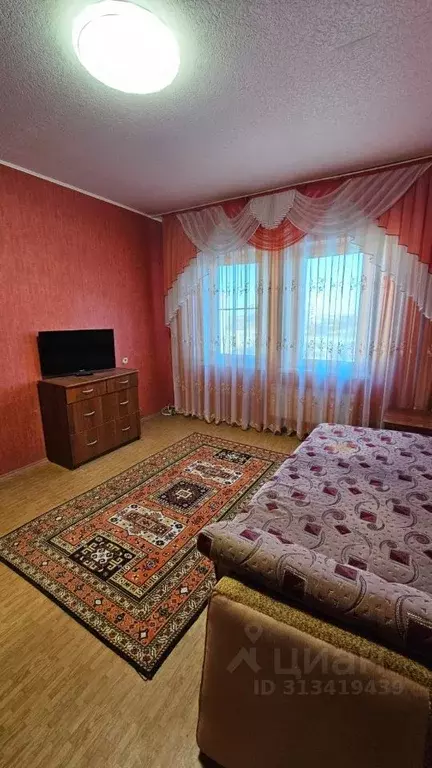 2-к кв. Псковская область, Псков ул. Ижорского Батальона, 49 (62.5 м) - Фото 0