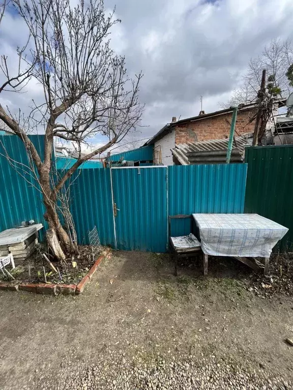 Дом в Краснодарский край, Кропоткин Кавказский район, ул. Дугинец, 33 ... - Фото 1