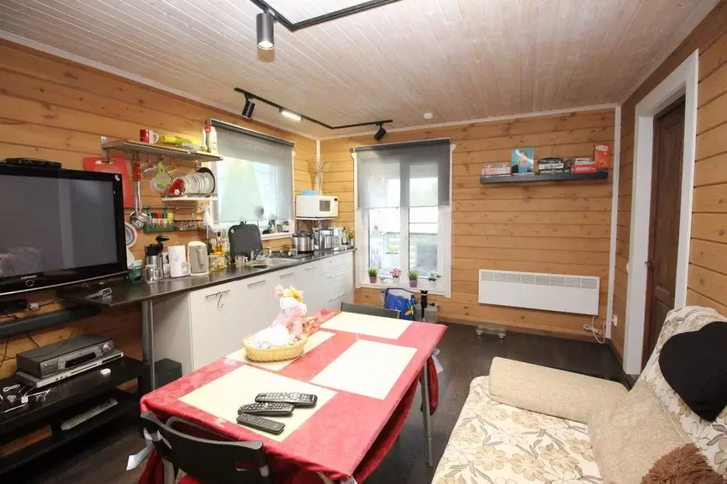 Дом в Вологодская область, Шекснинский муниципальный округ, д. ... - Фото 1