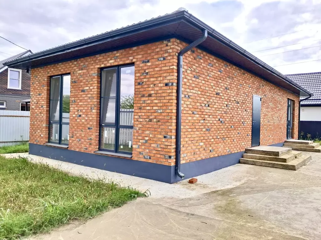 Дом в Адыгея, Тахтамукайский район, Старобжегокай аул пер. Ленина, 4 ... - Фото 1