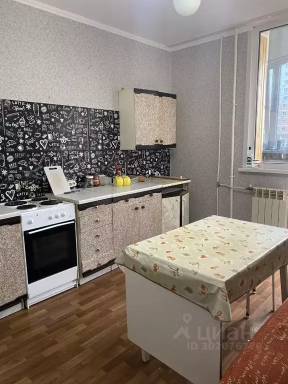 2-к кв. Оренбургская область, Оренбург Салмышская ул., 64/2 (60.0 м) - Фото 1