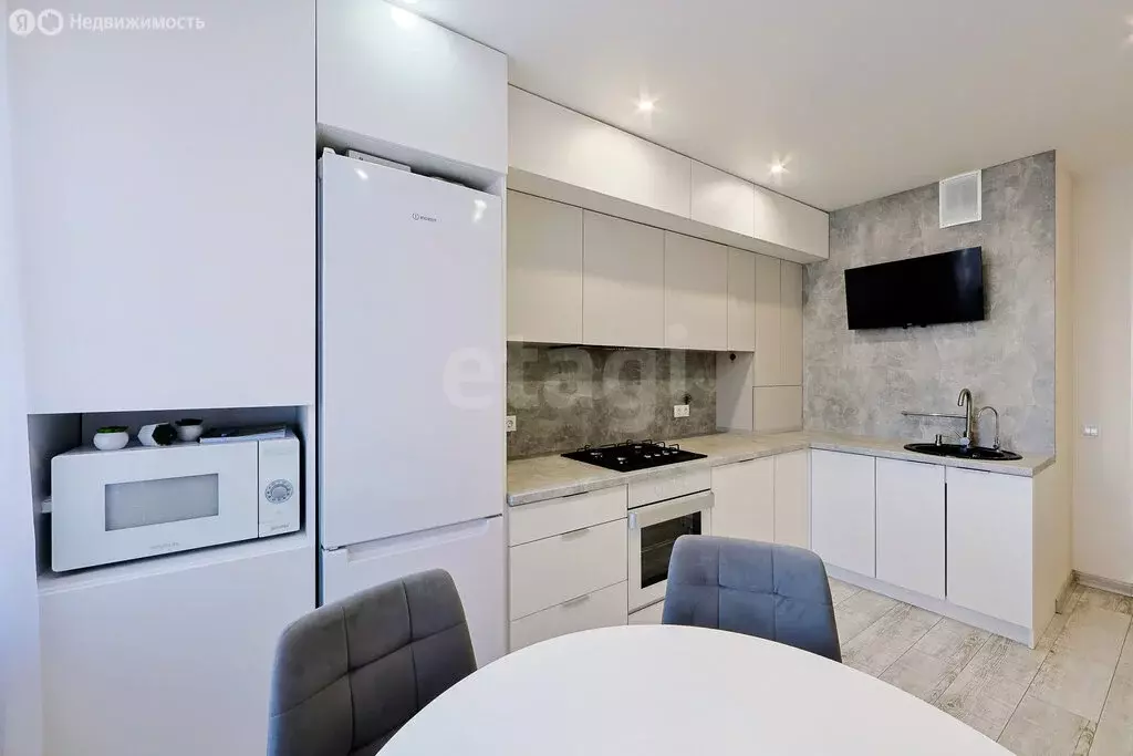 2-комнатная квартира: Калининград, Пригородная улица, 13к5 (55.7 м) - Фото 2