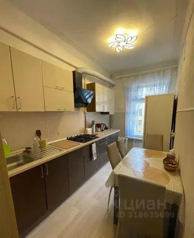 3-к кв. Санкт-Петербург 4-я Васильевского острова линия, 39 (70.0 м) - Фото 0