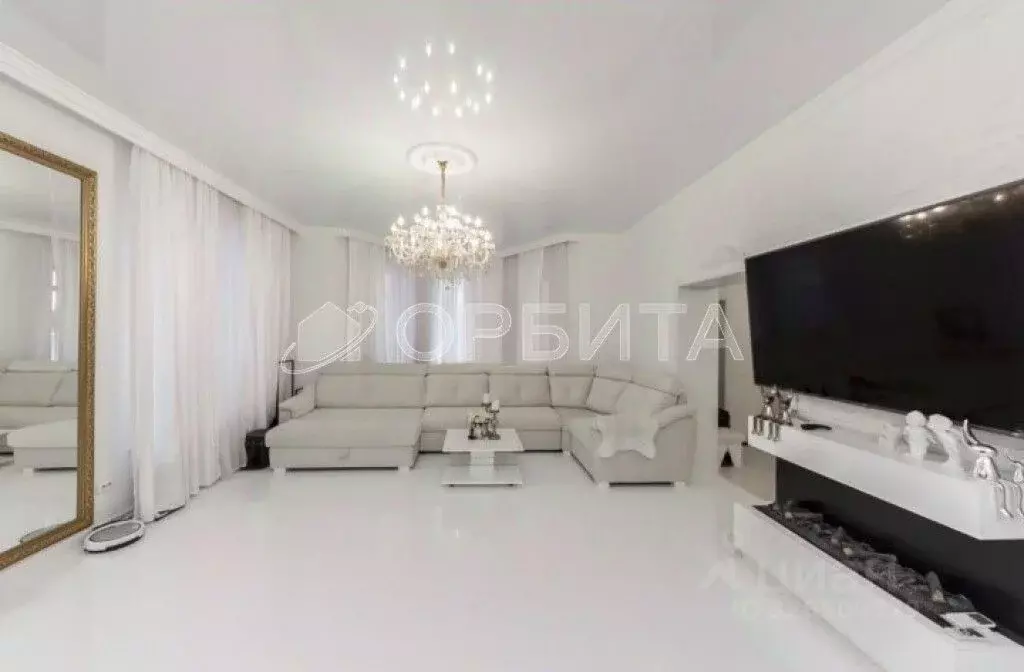 Дом в Тюменская область, Тюмень ул. Возрождения, 33 (171 м) - Фото 1