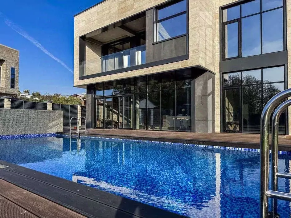 Дом в Краснодарский край, Сочи ул. Ворошиловградская (350 м) - Фото 1