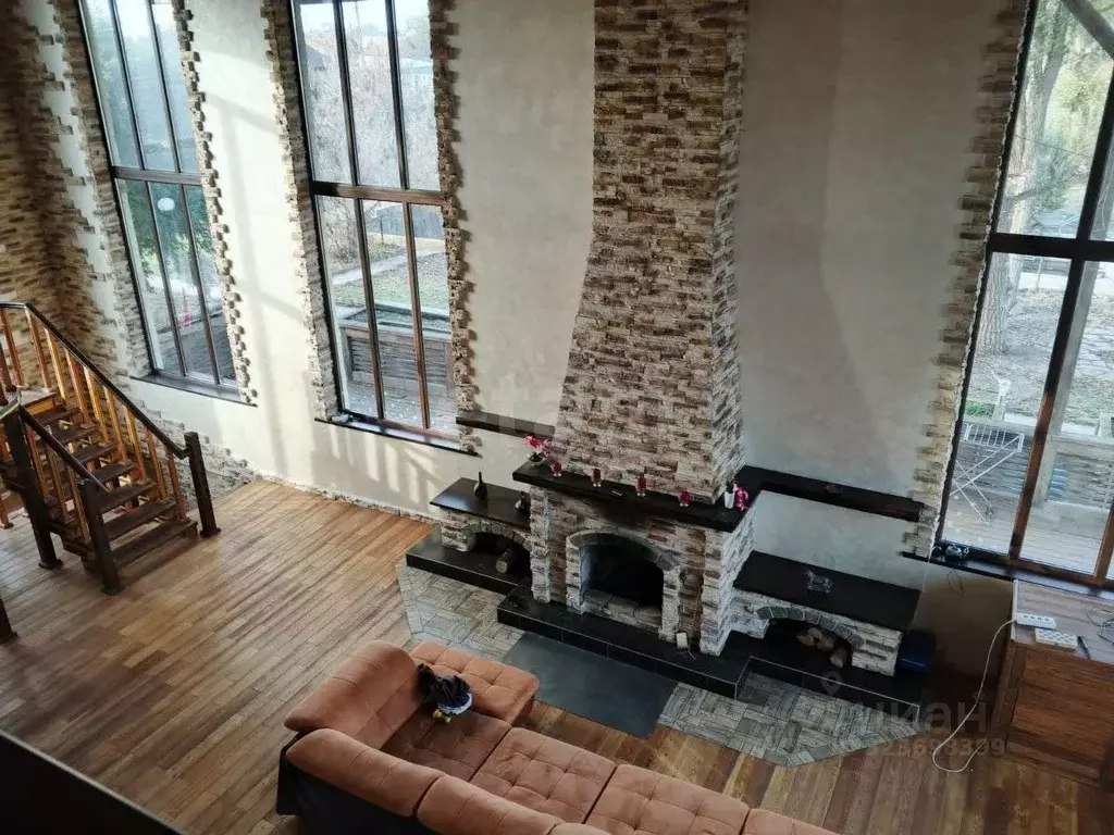 Дом в Астраханская область, Камызякский район, с. Чаган Восточная ул., ... - Фото 1