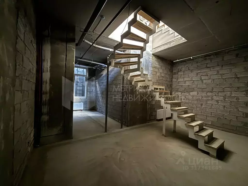 3-к кв. Тюменская область, Тюмень ул. Газовиков, 38 (166.8 м) - Фото 0