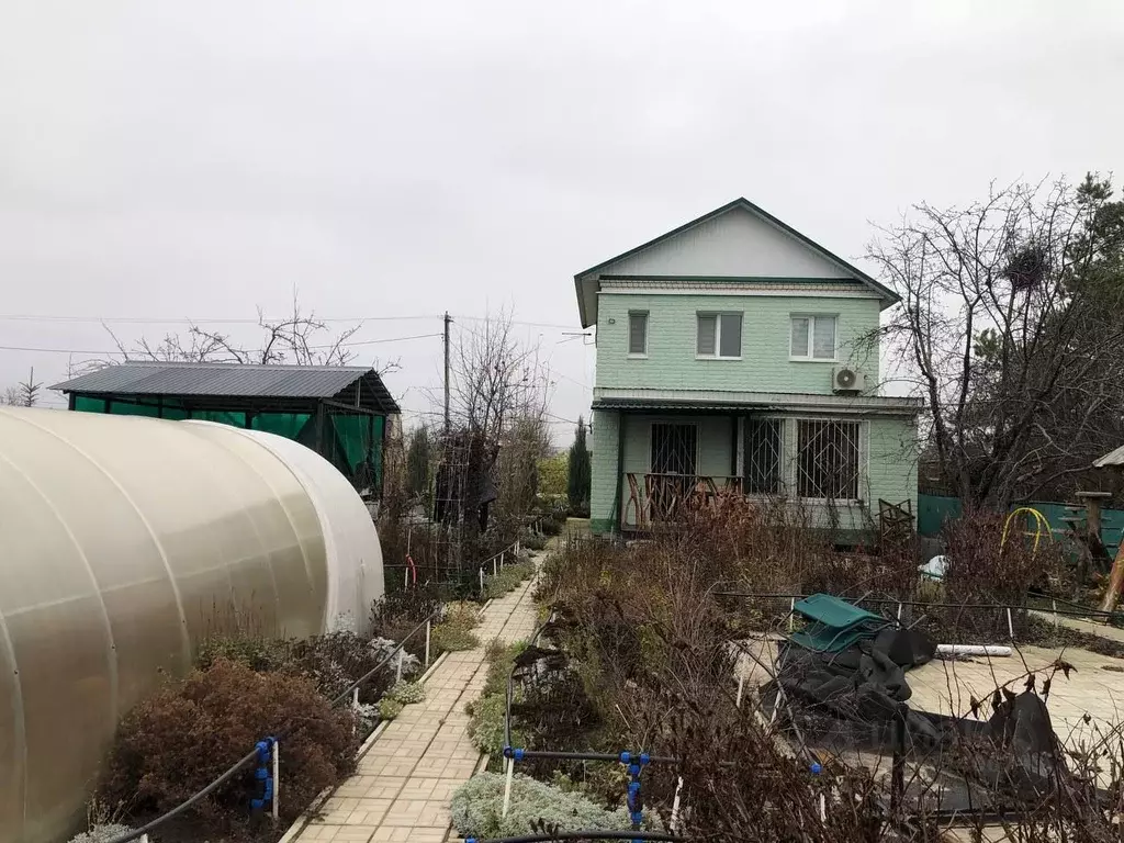 Дом в Саратовская область, Энгельсский район, Терновское муниципальное ... - Фото 1