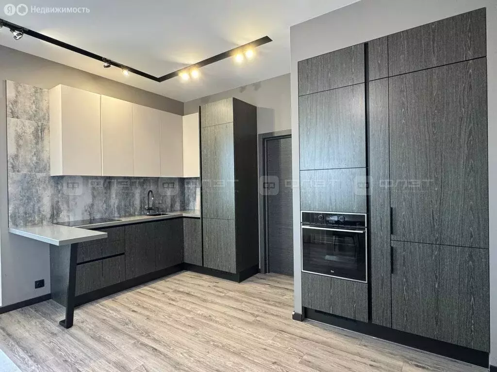 2-комнатная квартира: Казань, улица Павлюхина, 110В (88 м) - Фото 2