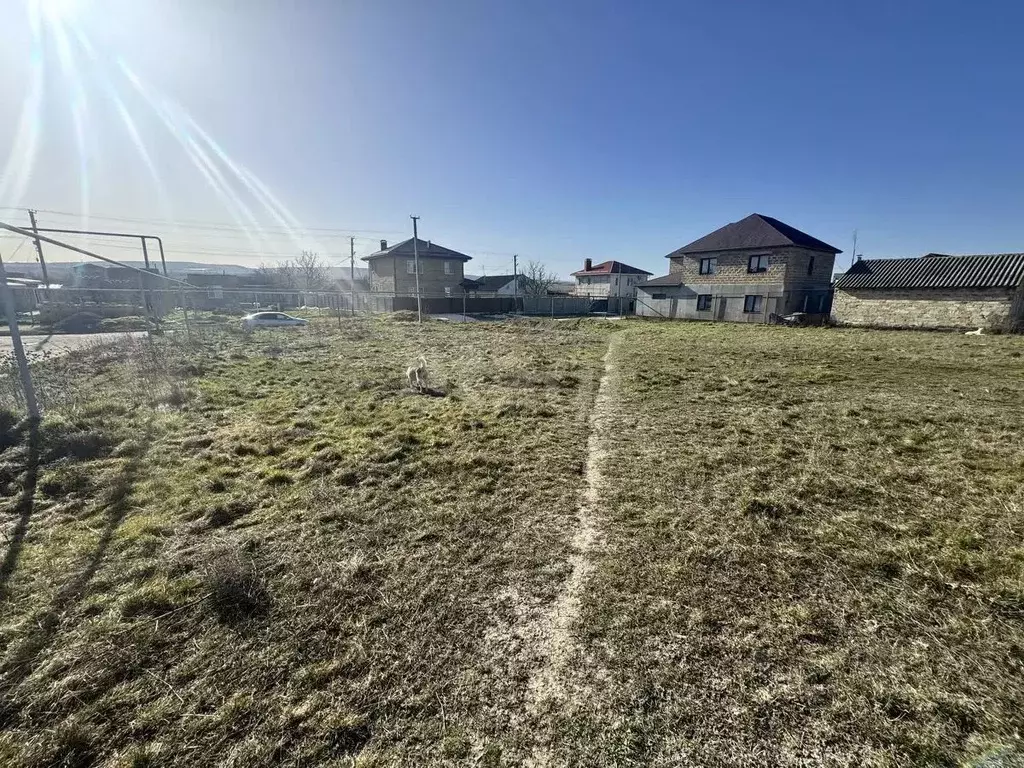 Участок в Крым, Симферопольский район, Чистенское с/пос, с. ... - Фото 1