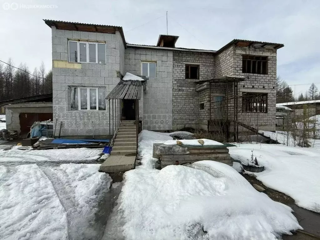 Дом в посёлок городского типа Чульман, улица Энергетиков, 13 (165.1 м) - Фото 1