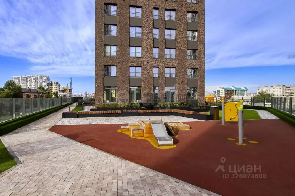 3-к кв. Тюменская область, Тюмень ул. Николая Машарова, 4 (93.7 м) - Фото 1