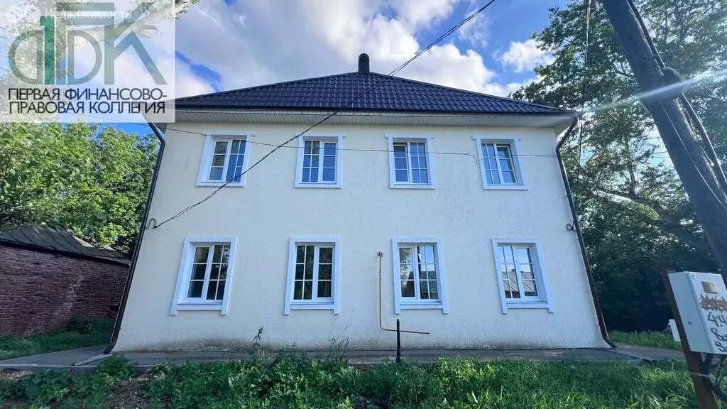 3-комнатная квартира: Арзамас, улица Березина, 28 (70 м) - Фото 0