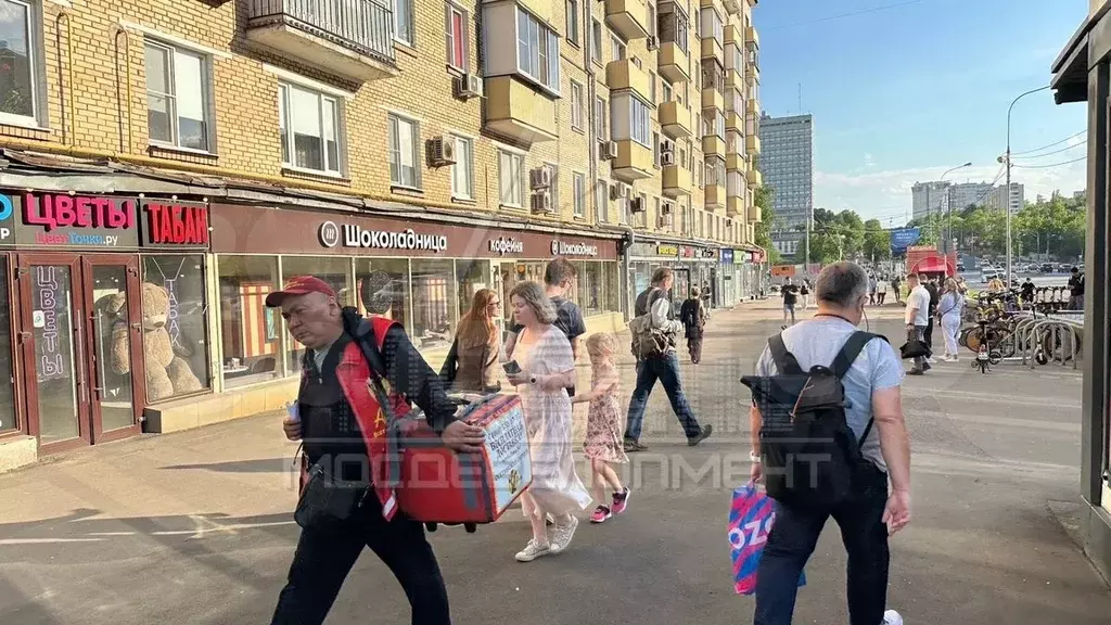 Помещение под табак на сверхинтенсивном трафике - Фото 0