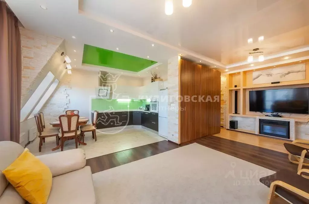 3-к кв. Свердловская область, Екатеринбург Карасьеозерский-2 мкр, ул. ... - Фото 1